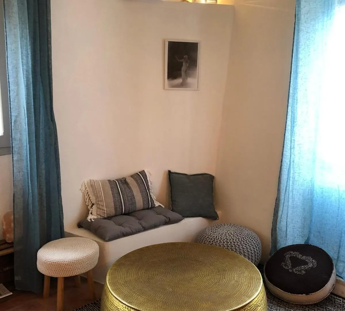 Apartment Studio Au Coeur De Lacoste Lacoste